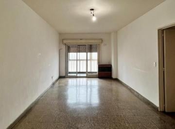 Departamento · 75m² · 4 Ambientes · 1 Cochera · Amplio y Luminoso 4 Ambientes con Balcón + Cochera en Av Jujuy Al 1100 Caba.