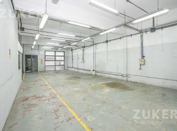 Depósito · 574m² · 7 Ambientes · Paternal Depósito en Alquiler con Oficinas