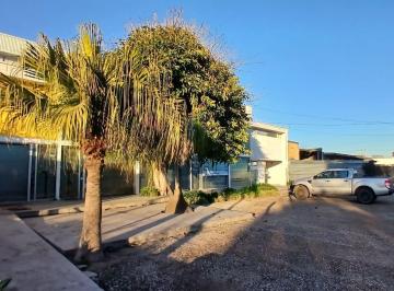 Local comercial · 60m² · 1 Ambiente · 1 Cochera · Local en Alquiler en Cno Belgrano Entre 484 y 485 - Gonnet
