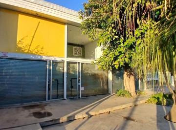 Local comercial · 60m² · 1 Ambiente · 1 Cochera · Local en Alquiler en Cno Belgrano Entre 484 y 485 - Gonnet