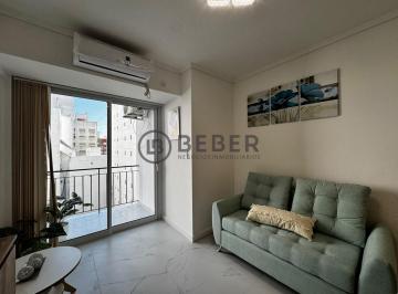 Departamento · 47m² · 3 Ambientes · En Venta Tres Ambientes a La Calle con Balcon, Centro