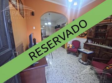 PH · 68m² · 2 Dormitorios · Impecable PH Al Frente con Entrada Independiente y Cochera Doble - Sarandi