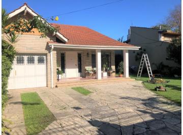 Casa · 170m² · 3 Ambientes · 4 Cocheras · Toma Propiedad en Parte de Pago - Retasado