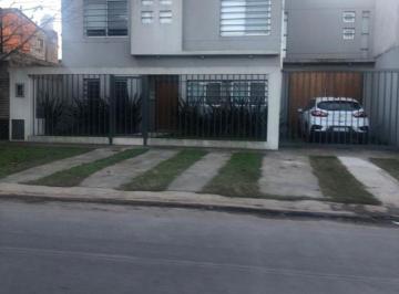 Casa de 5 ambientes, Quilmes · Casa Venta Barrio Parque