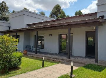 Casa · 200m² · 6 Ambientes · Casa en Lobos Country Club