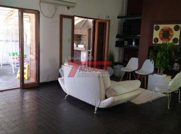 Casa · 147m² · 3 Dormitorios · Venta de Casa en Planta Alta 3 Dorm. en Calle Gualeguaychu 659.