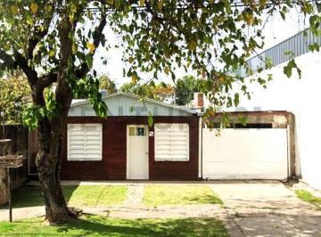 Casa · 107m² · 6 Ambientes · 2 Cocheras · Casa en Venta en B° Malvinas Argentinas, Rafaela