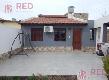 Casa · 215m² · 7 Ambientes · 1 Cochera · Casa en Venta Gral Roca Calle Cipolletti