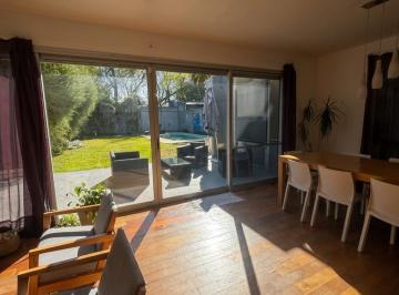 Casa · 147m² · 4 Ambientes · 2 Cocheras · Venta Casa en Bernal