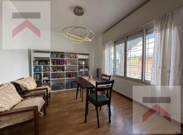 Casa · 126m² · 3 Ambientes · 1 Cochera · Casa 3 Ambientes en Gerli, Avellaneda Pba con Cochera y Terraza.