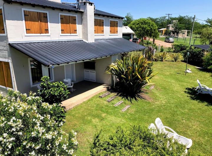 Casa · 217m² · 3 Ambientes · 3 Cocheras