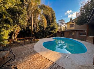 Casa · 110m² · 4 Ambientes · 2 Cocheras · Casa en Venta 4 Ambientes Parque Leloir con Jardin Pileta Apta Credito