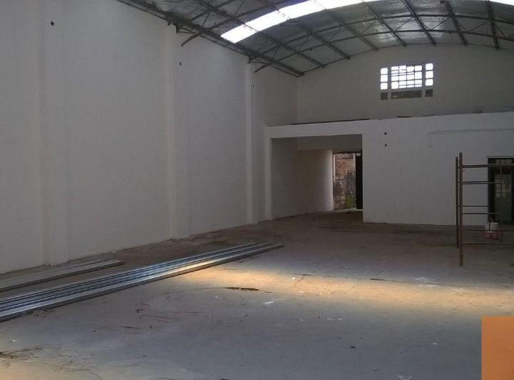 Bodega-Galpón · 992m² · 2 Ambientes · 8 Cocheras