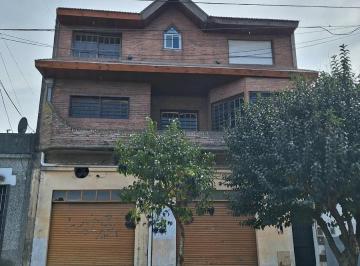 PH · 90m² · 4 Ambientes · PH en Tapiales