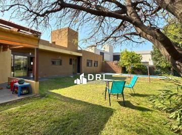 Casa · 200m² · 3 Dormitorios · 7 Soles Casa en Venta