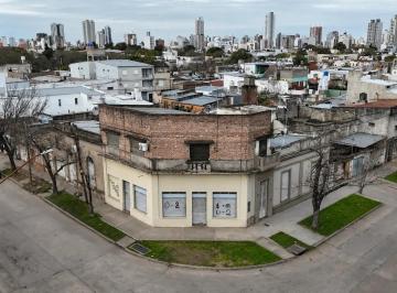 Casa · 1m² · 4 Ambientes · Esquina en Venta - San Lorenzo 4100 - Santa Fe