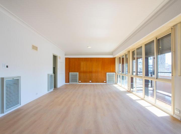 Departamento · 345m² · 8 Ambientes · 1 Cochera