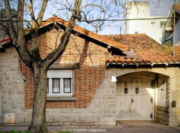Casa de 3 ambientes, Mar del Plata · 2 Casas Una Al Frente y Otra Al Fondo Entradas Independiente