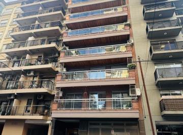 Departamento de 4 ambientes, Villa Urquiza · Alquiler - Departamento de 4 Ambientes en Villa Urquiza. Cochera, Balcón y Patio. Impecable Estado.