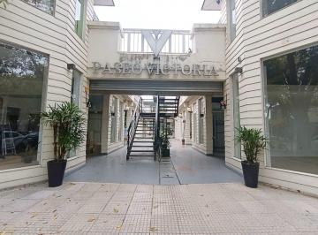 Local comercial · 24m² · Local Comercial en Venta en Galeria Victoria Funes