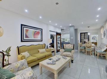 PH · 147m² · 5 Ambientes · 1 Cochera · Casa en Venta en Avellaneda