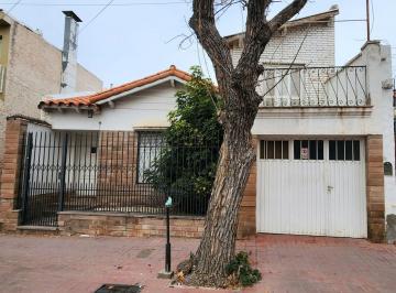 Casa · 150m² · 5 Ambientes · 1 Cochera · Casa 3 Dorm. en Venta en Godoy Cruz y Patio