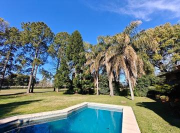 Casa · 165m² · 6 Ambientes · Casa en Venta Al Golf a Refaccionar en Highland Park Pilar