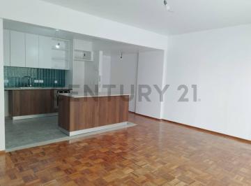 Departamento · 71m² · 3 Ambientes · 1 Cochera · Venta Departamento Reciclado 3 Amb en Caballito - con Cochera