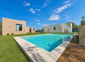 Casa · 110m² · 4 Ambientes · Venta - Casa 2 Dorm. Roldan