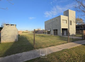 Casa de 5 ambientes, Funes · Alquiler | Casa 4 Dorm. con Pileta | Funes Town