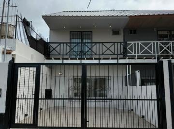 Casa · 150m² · 4 Ambientes · 2 Cocheras · Venta Duplex 4 Amb con Cochera a Estrenar - Parque Luro