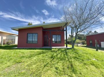 Casa · 60m² · 3 Ambientes · Alquiler de Casa en Colonia con 2 Dorm. y Patio