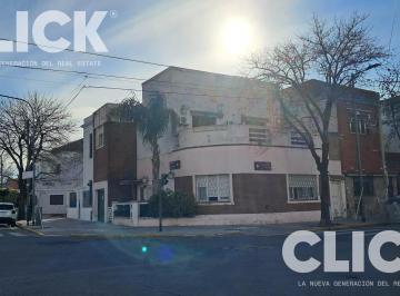 Casa · 200m² · 6 Ambientes · 1 Cochera · Venta - Casa 7 Ambientes - Liniers