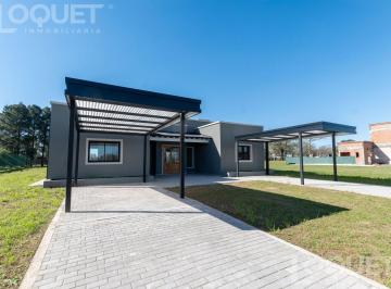 Casa · 150m² · 4 Ambientes · 2 Cocheras · Casa a Estrenar en Barrio Privado Santomás en Santa Fe Capital