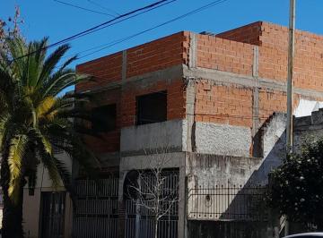 Casa · 180m² · 5 Ambientes · 1 Cochera · Venta Casa en Construcción, a Terminar, Monte Castro