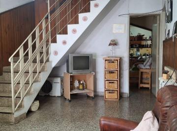 Casa · 180m² · 6 Ambientes · 1 Cochera · Casa en Venta 6 Amb Multifamiliar + Ph + Jardin + Patio