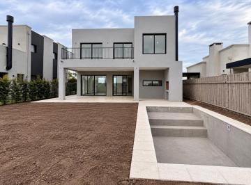 Casa · 175m² · 5 Ambientes · 2 Cocheras · Casa en Venta Barrio Cerrado Vila Marina II, Tigre 5 Ambientes