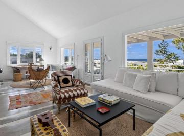 Casa · 200m² · 4 Dormitorios · 4 Cocheras · Casa de 4 Dorm. en Laguna Blanca, Manantiales