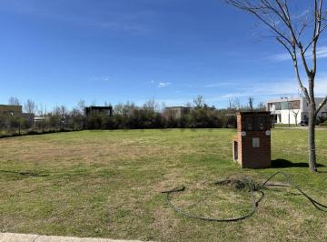 Terreno · 600m² · Venta Lote 600 m² en Puertos del Lago - Barrio Acacias