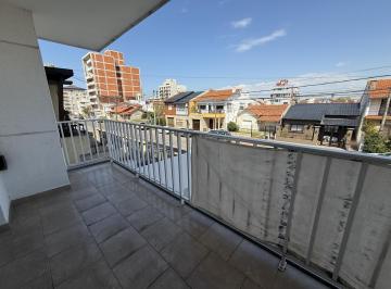 PH · 50m² · 2 Ambientes · Alquiler PH Al Frente 2 Amb