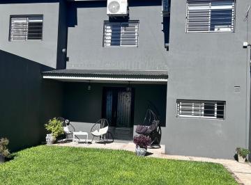 PH · 140m² · 5 Ambientes · 2 Cocheras · PH Tipo Casa Al Frente con Jardín, Parrilla y Garage – Victoria Centro