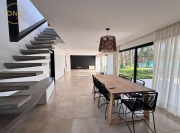 Casa · 275m² · 4 Ambientes · 3 Cocheras · Casa en Alquiler en La Reserva de Hudson
