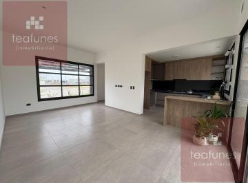 Casa · 105m² · 5 Ambientes · 2 Cocheras · Casa en Venta Docta Blvd - 2bañ / 2dorm