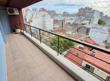 Departamento de 3 ambientes, Almagro · Muy Lindo Semipiso 3 Amb. Al Frente con Balcón