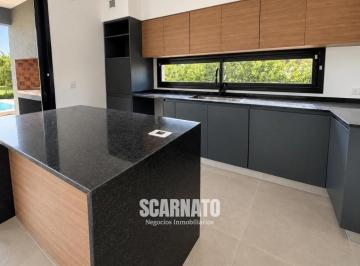 Casa · 148m² · 3 Dormitorios · 1 Cochera · Casa en Los Talas