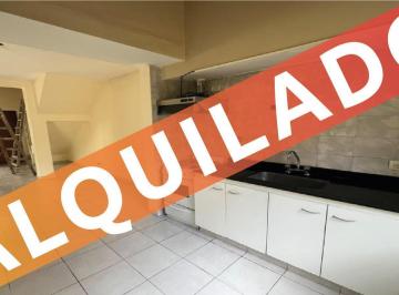 Casa · 50m² · 2 Ambientes · Alquiler PH 2 Amb 50 m² Valentin Alsina