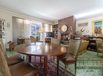 Casa · 248m² · 5 Ambientes · Casa con Pileta en Versalles!