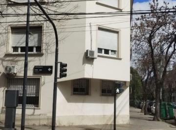 Departamento de 3 ambientes, San Cristobal · Alquiler 3 Ambientes Al Fte 2º Piso por Escalera
