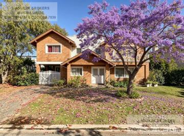 Casa · 261m² · 9 Ambientes · 2 Cocheras · Venta Casa en Pilar - La Caballeriza 4 Dorm. con Pileta