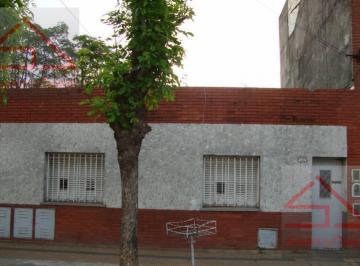 Casa · 121m² · 6 Ambientes · Casa 3 Amb. Mas 2 Departamentos - Venta en Block